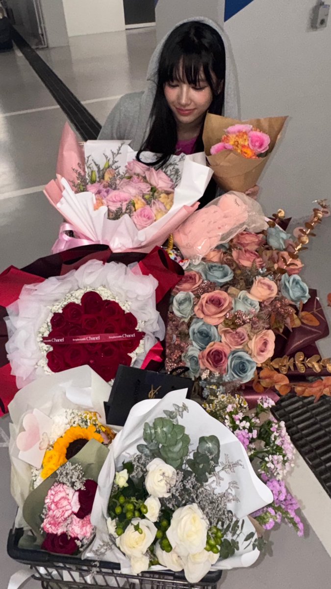 ขอบคุณทุกคนที่มาเมื่อวานนะคะะ❤️ ฝากทุกคนติดตามผลงานของพวกเราต่อปด้วยน่าาา เริ้บๆ🩷#SCHNEÉ #XEBIS_PRESSCON #XEBISEntertainment