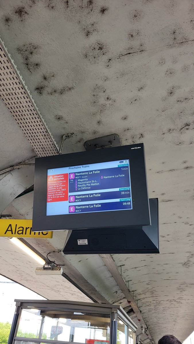 Ca va <a href="/SNCFReseau/">SNCF Réseau</a> <a href="/LIGNEP_SNCF/">Ligne P</a> pendant les vacances ?? Un train dans 40 minutes vous pensez que c'est pas mal? <a href="/IDFmobilites/">IDF Mobilités</a> On n'est plutôt sur IDFImmobilité la !