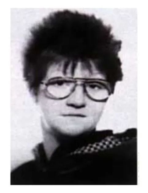 OpferNaziGewalt's tweet image. 16.07.95, Altena: Dagmar Kohlmann wird vom Neonazi Thomas Lemke und seiner Freundin zu Tode gefoltert, ihr Leichnam im Wald verscharrt. Hintergründe: zeit.de/gesellschaft/z… #KeinVergessen