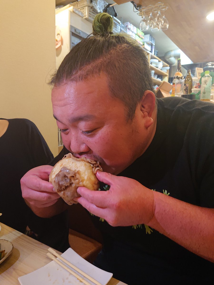 oneshoulder_k's tweet image. 昨日はムーブオンマットプロレスin神楽さんでした❗ご観戦いただいた皆様ありがとうございました!
vs菅沼さん
マットとはいえバチバチ熱くなってしまいました❗ありがとうございました❗アフターパーティーも楽しいお酒と美味しいご飯で最高でした!このおにぎりヤバかった😊🍴
#mo_pw