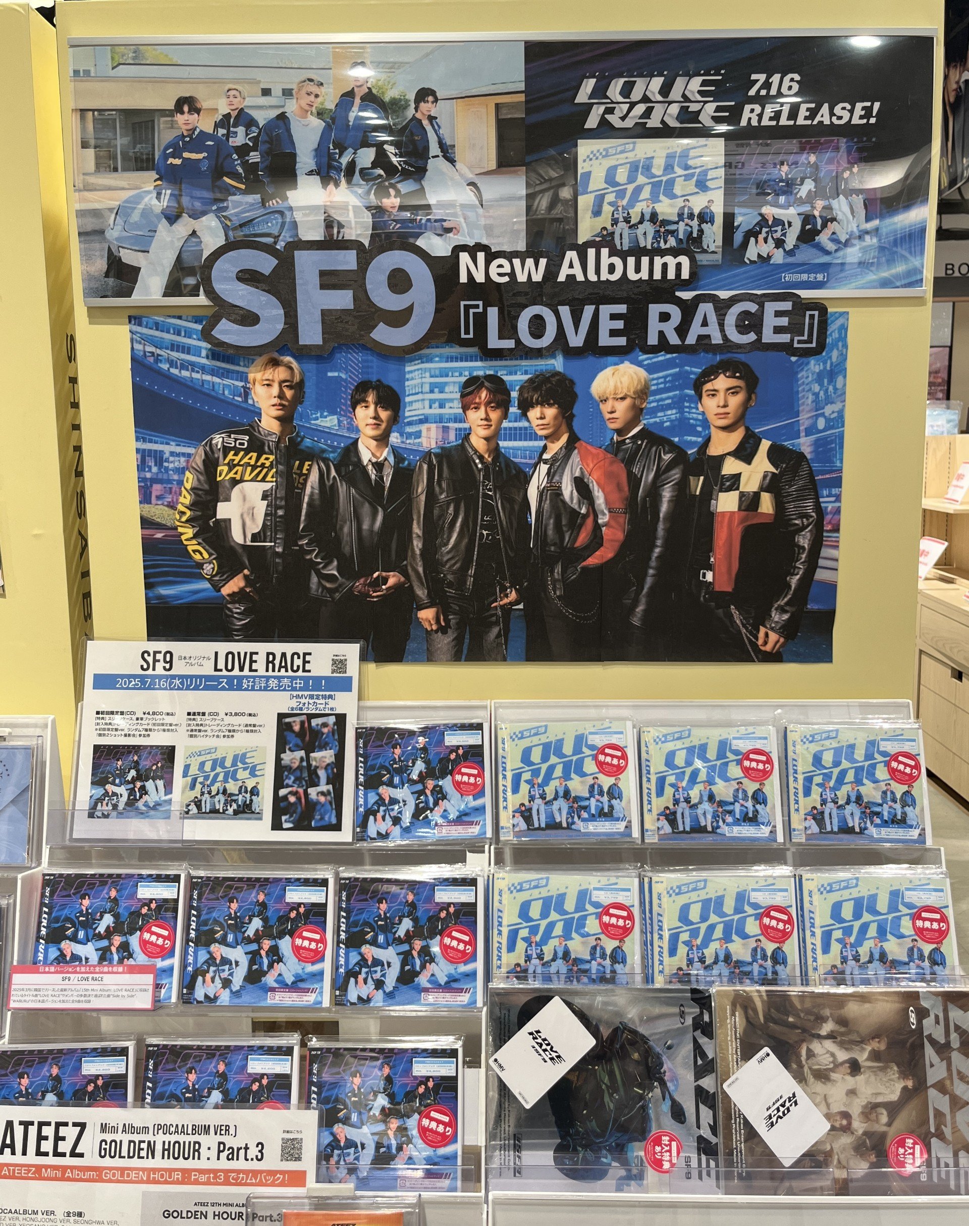 【UNIQ】Falling In Love 日本版　※特典カード付 YIBO UNIQ】Falling In Love 日本版 ※特典カード付 YIBO