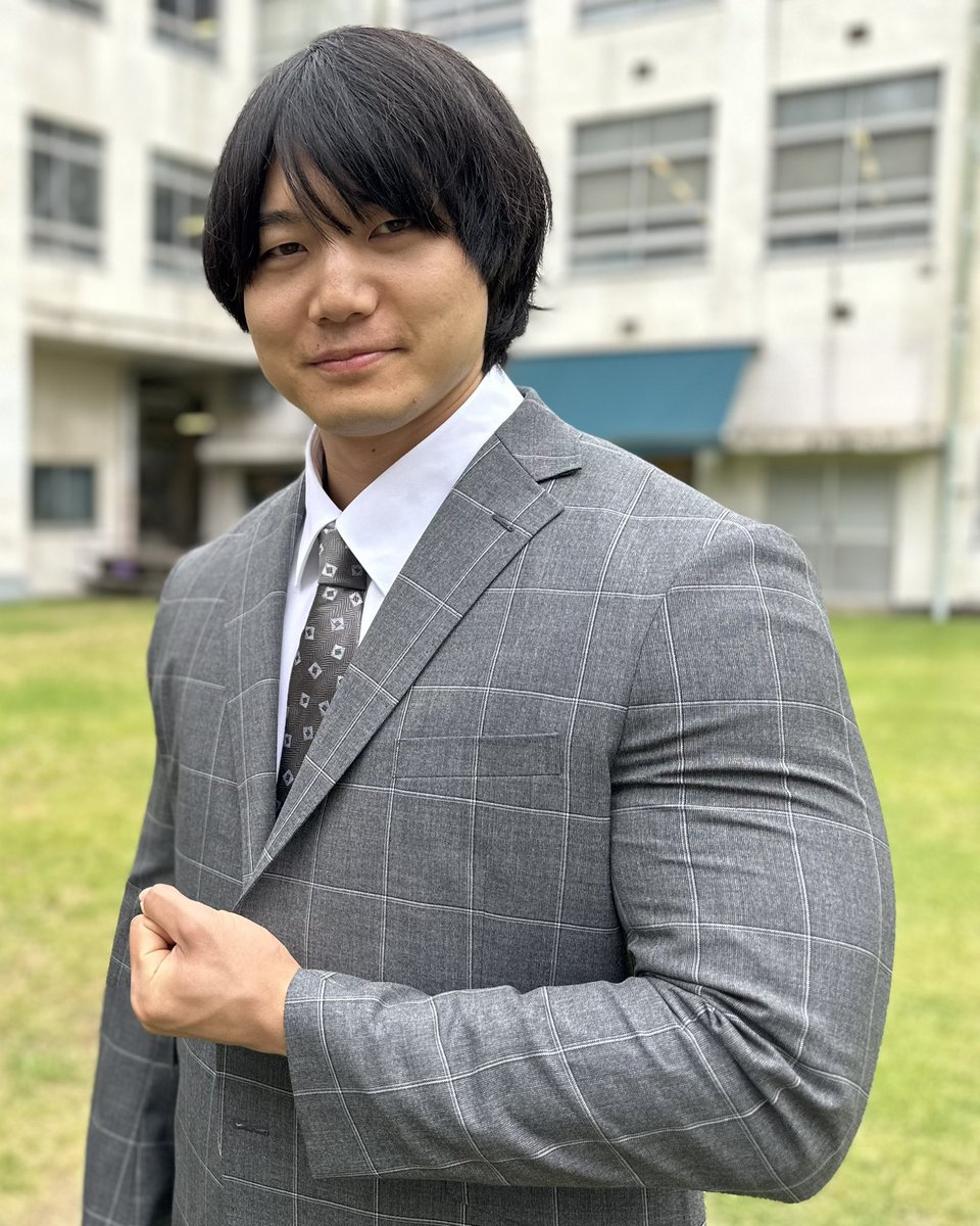 YEBJAPAN's tweet image. いよいよ今週土曜日!A席はまだ空きがあります!プレゼンコーナー当選者(各回20名予定 | プレゼントはサイン色紙)は出演メンバーと写真が撮れます!かっこよく仕上がっているスーツマッチョと📷是非ぜひ是非ご来場ください!
▼チケットはこちらから
yoshimoto.funity.jp/r/113263/