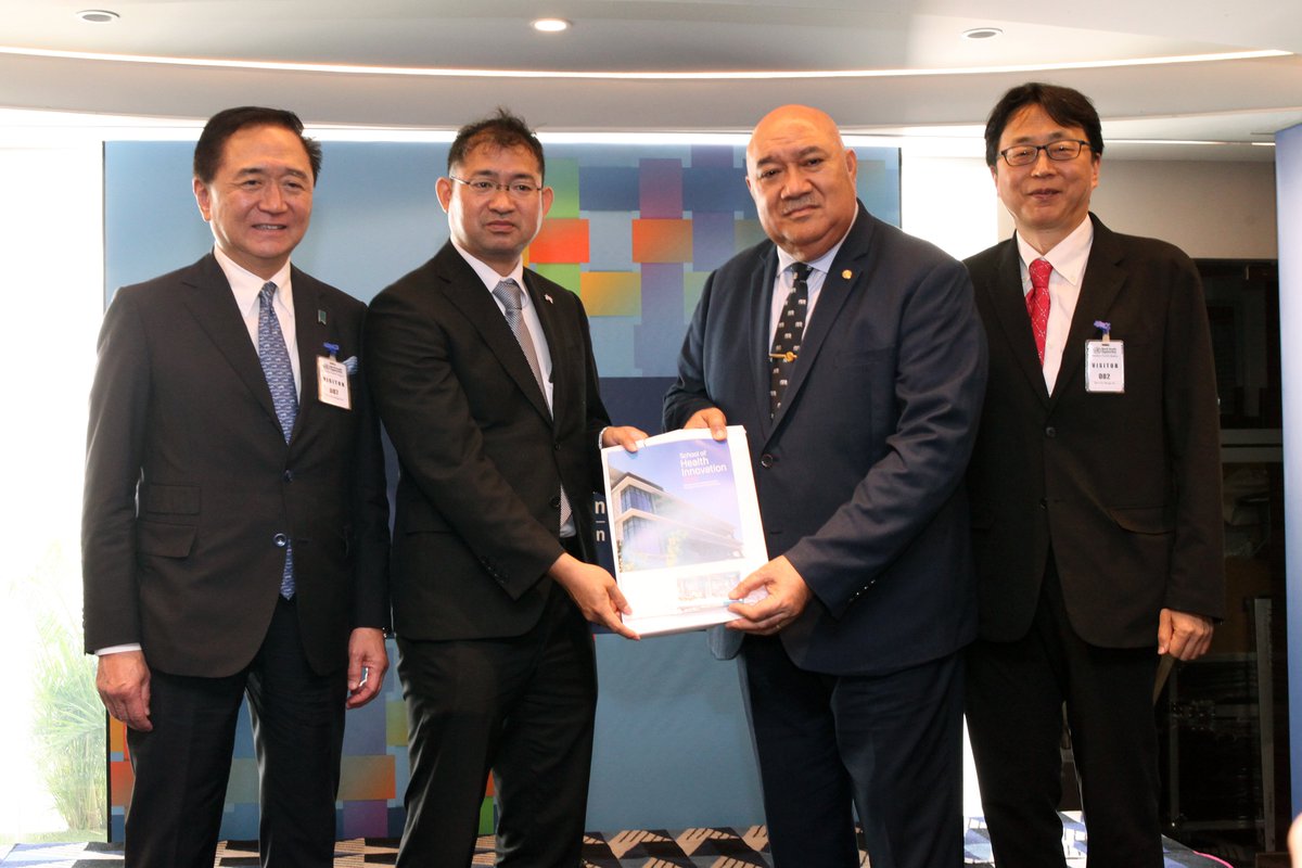RD_WPRO's tweet image. It was an honour to welcome Mr. Yuji Kuroiwa, Governor of Kanagawa Prefecture 🇯🇵, and his delegation this week at @WHOWPRO.
#Japan continues to be an invaluable partner in building healthier futures across the Asia-Pacific region.
Our collaboration, spanning decades, is rooted…