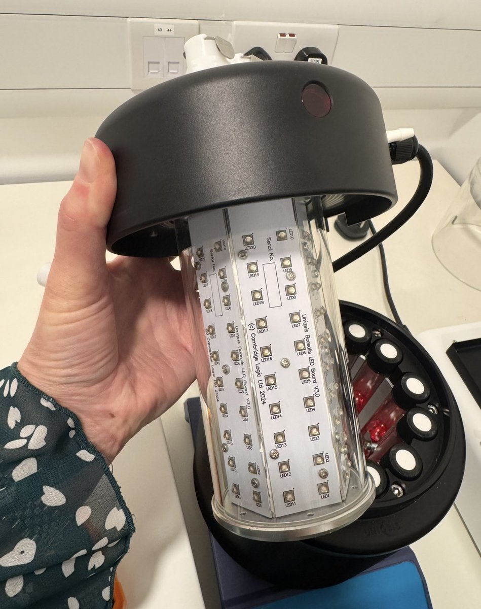 KerryScientific's tweet image. This isn’t just bright thinking, it’s LEDgendary power💡
The Solstice Parallel 12-Position LED #Photoreactor delivers serious punch with up to 180 W of high-intensity light across 12 positions
asynt.com/products/photo…
Ready to shine? Let’s talk
#Photochemistry #Photocatalysis