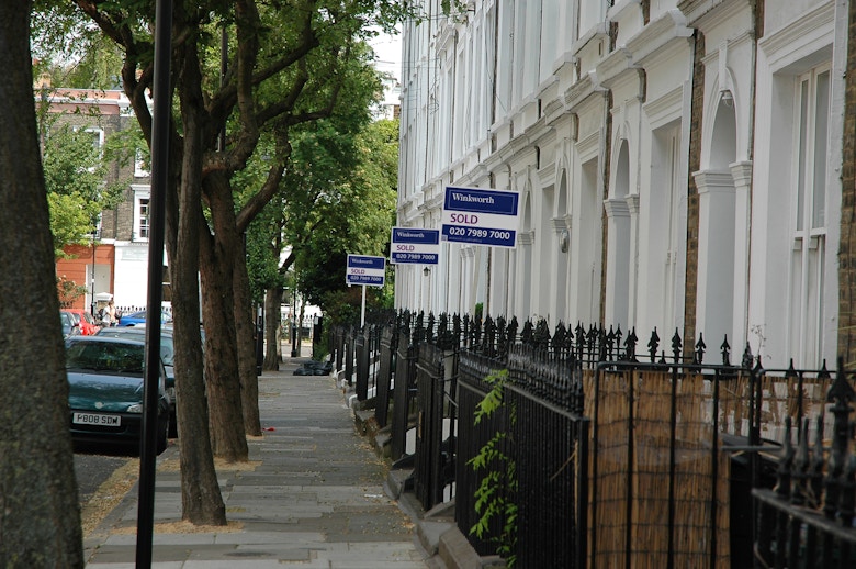 Winkworth revenue soars 25% on SDLT rush: Sales activity surged ahead of changes to SDLT thresholds, but the franchised estate agency says buyer interest also 'remained buoyant in Q2'. dlvr.it/TLxVkt