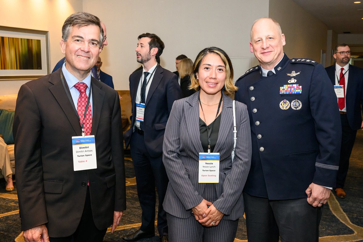 TurionSpace's tweet image. Strategic Dinner with Gen. Guetlein (USSF) + Maj. Gen. Povak (NRO)
Two weeks ago, Turion joined senior defense leaders to discuss:
• FY25 USSF Data & AI Strategy
• Shift from space dominance ➡️ space control
• Operation Golden Dome — the future of U.S. missile defense…
