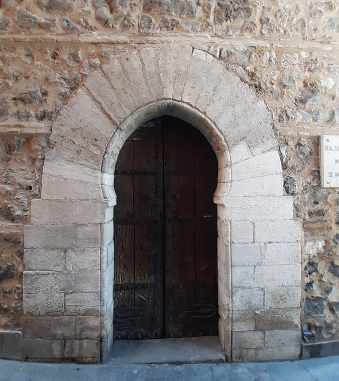 Línea Madrid (@lineamadrid) on Twitter photo ¿Sabes cuál es y dónde está? 🚪
«La puerta más antigua de Madrid» de <a href="/memoriademadrid/">memoriademadrid</a> 👉 bit.ly/4lx2K5A
#Historia ¿Sabes cuál es y dónde está? 🚪
«La puerta más antigua de Madrid» de <a href="/memoriademadrid/">memoriademadrid</a> 👉 bit.ly/4lx2K5A
#Historia