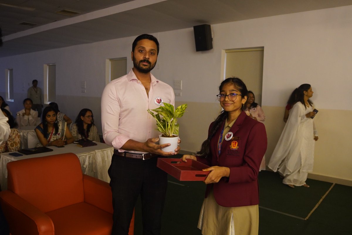 SuchitraAcad's tweet image. Introducing Project Pulse! ❣️💓 CPR awareness initiative by Suchitra Academy with @GVKEMRI &amp;amp; @StarHospitals. Empowering students &amp;amp; communities with life-saving skills. #ProjectPulse #CPRAwareness #LifeSavingSkills #SuchitraAcademy