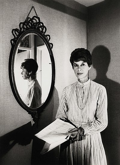 michaelscaines's tweet image. I am interested in people who live on their own, people who get left behind, who drop through the net, but who survive. They seem to me quite heroic characters sometimes.. I write to find out what makes them tick.
Anita Brookner, born July 16 1928