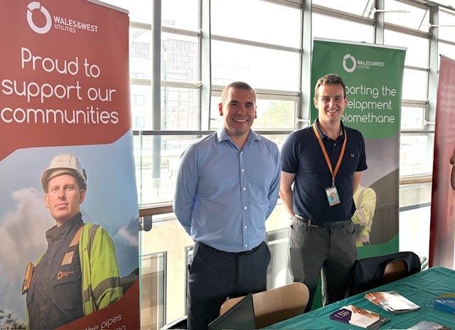 WWUtilities's tweet image. Diolch yn fawr @DelythJewellAM for sponsoring us at the Senedd Y Farchnad this week! 🙏
Fabulous to engage with MSs & staff about our ambitions for hydrogen & biomethane in heating homes & powering industry
Looking forward to further dialogue soon!