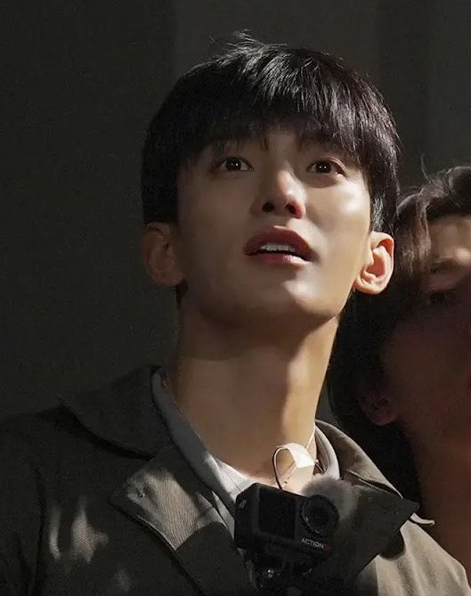 너무 열심히해서 마이크 선 테이핑 떨어진 것 마저도 귀엽다…