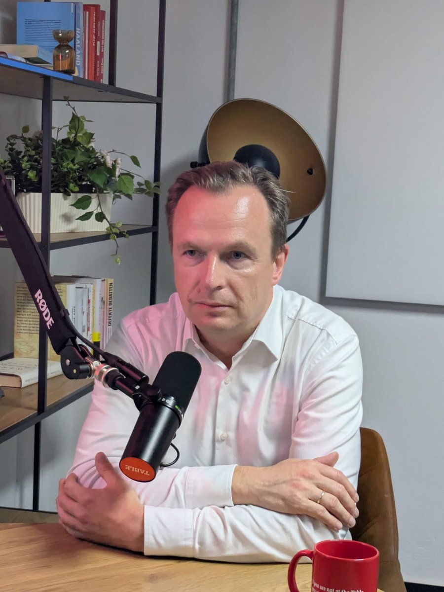 MichaelBroecker's tweet image. ++Table.Today++
Der Ökonom und Berater von @larsklingbeil @jsuedekum mahnt nach dem milliardenschweren Schuldenplan nun auch eine unbequeme Aufgabenkritik an. Auch bei der Rente. Es muss ein Reformpaket geben „wo alle Seiten bluten müssen“
👇🎙️
podcasts.apple.com/de/podcast/tab…