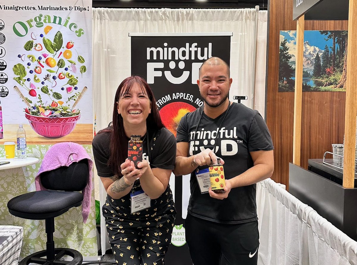 ProVeg International (@proveg_int) on Twitter photo Meet the <a href="/ProvegIncubator/">ProVeg Incubator</a> startups!🌱 Mindful FÜD is a startup that created a #PlantBased honey from rescued Canadian apples, offering a sustainable, bee-friendly, and deliciously versatile sweetener. Full interview: hubs.ly/Q03xgz0K0 Meet the <a href="/ProvegIncubator/">ProVeg Incubator</a> startups!🌱 Mindful FÜD is a startup that created a #PlantBased honey from rescued Canadian apples, offering a sustainable, bee-friendly, and deliciously versatile sweetener. Full interview: hubs.ly/Q03xgz0K0