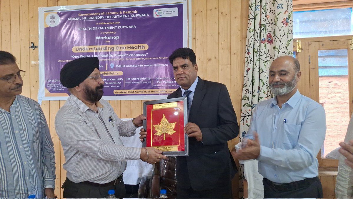 Irfan Sultan Panditpuri (@irfanpanditpuri) on Twitter photo Today along with Director Animal Husbandry J&K Dr Parminder inaugurated seminar on Zoonosis disease organised by CAHO Kup in collaboration with CMO Kup.
Humbled to receive award of honour from DAHK Dr Parminder in presence of CAHO Dr Shabir & Gen Sec. TFSA Kashmir <a href="/themohsinwar/">Mohsin Hussain War محسن حسین وار</a> Today along with Director Animal Husbandry J&K Dr Parminder inaugurated seminar on Zoonosis disease organised by CAHO Kup in collaboration with CMO Kup.
Humbled to receive award of honour from DAHK Dr Parminder in presence of CAHO Dr Shabir & Gen Sec. TFSA Kashmir <a href="/themohsinwar/">Mohsin Hussain War محسن حسین وار</a>