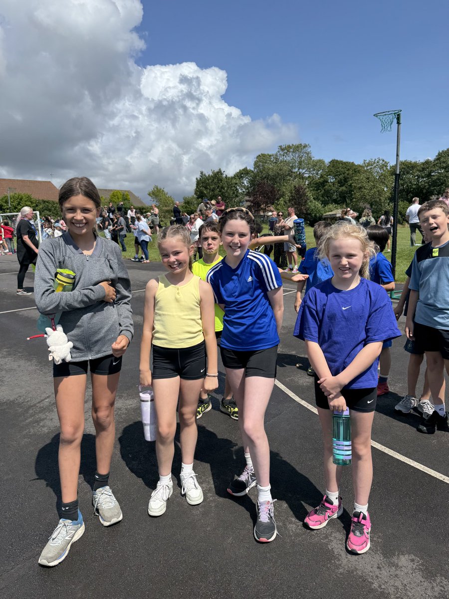 Hendrefoilan's tweet photo. Fantastic sports day efforts by Rainbow Fish. Well done for taking part in everything and supporting your houses. #hdfpRF https://t.co/y9Z3KULnQR
