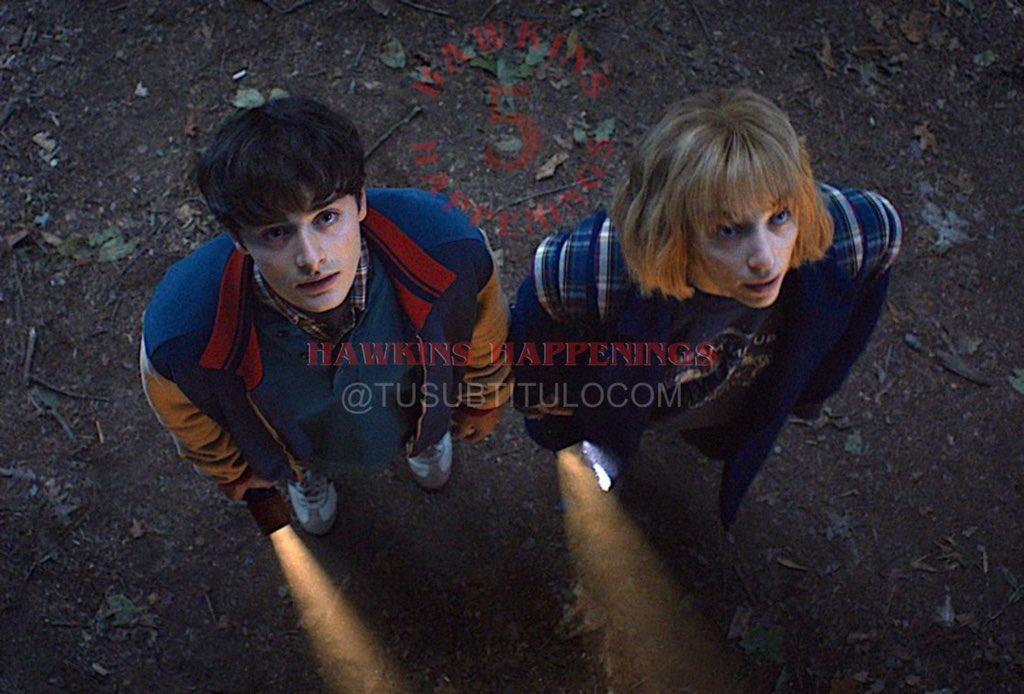 super_VHS's tweet image. Первый кадр из 5 сезона «Stranger Things». То есть они теперь будут всех детей снимать вот так сверху, чтобы они казались меньше. Хитро