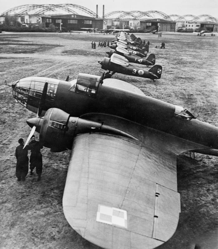 MJBudzinski's tweet image. "Photographed at Okecie airfield near Warsaw in early 1939. No. 303 Squadron carried on the 111th Escadrille's traditions."