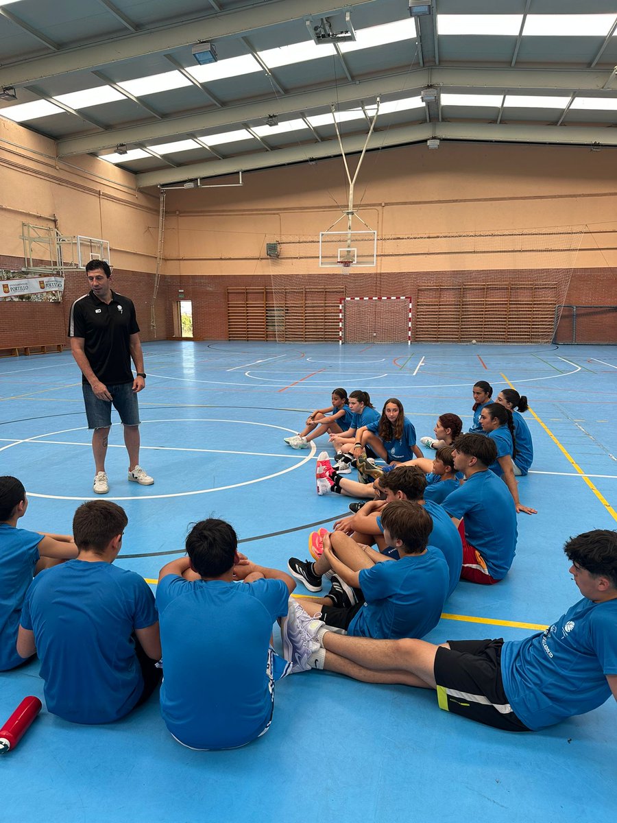 🏀🏀Los niños/as del Campus <a href="/Dip_Va/">Diputación de Valladolid</a> que se celebra esta semana en Portillo <a href="/portilloayto/">Ayuntamiento de Portillo</a> recibieron ayer la visita de Sergio de la Fuente 📸📸