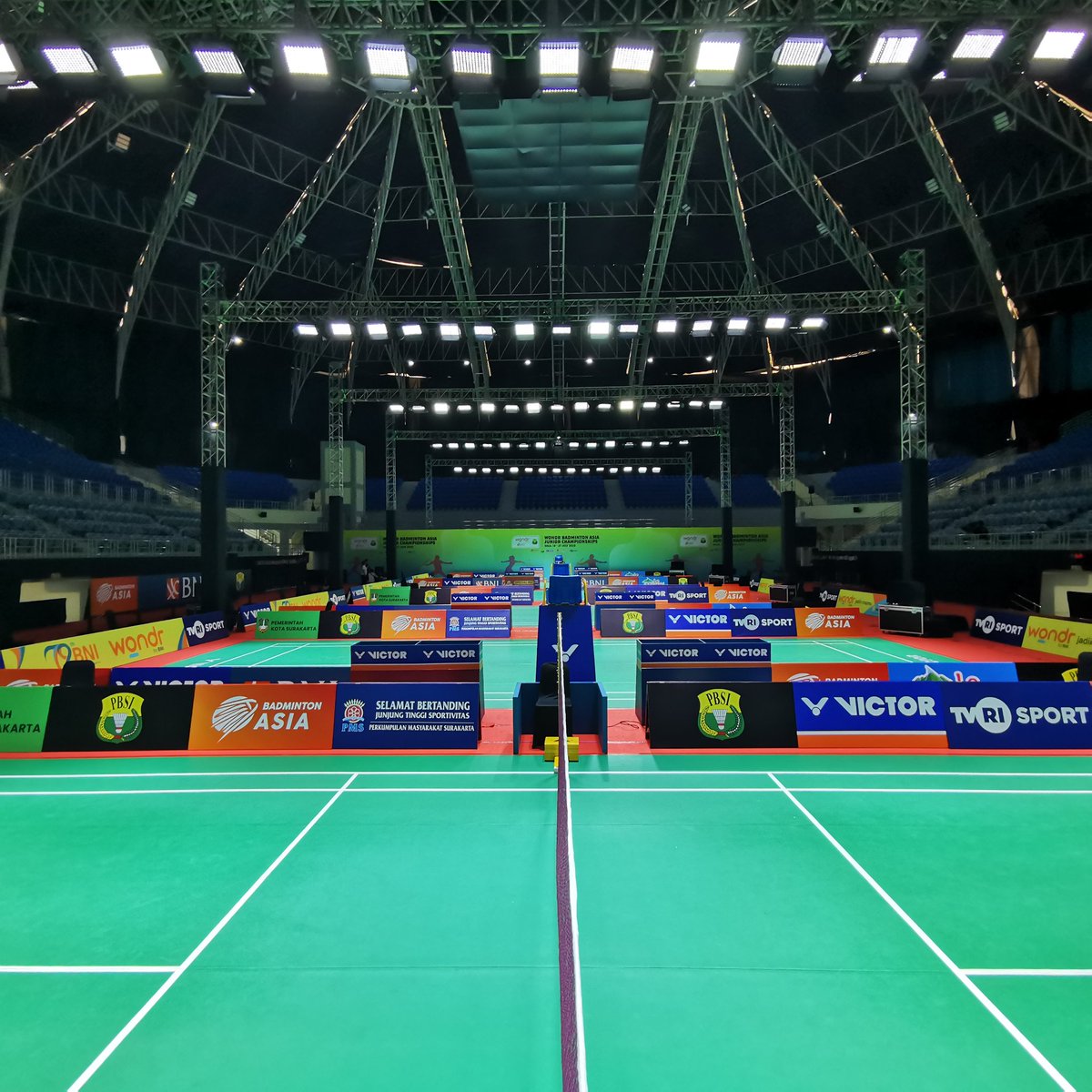 wschooi's tweet image. Badminton Asia Junior Championships 2025 - Solo, Indonesia. 

Preparations on the way, 2 more days before Day-1. 

First official programme - Technical Officials course with aspiring umpires in their quest to be an internationally qualified officials.