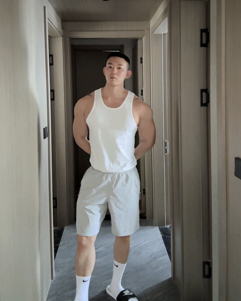 markma58304799's tweet image. 太热了🥵