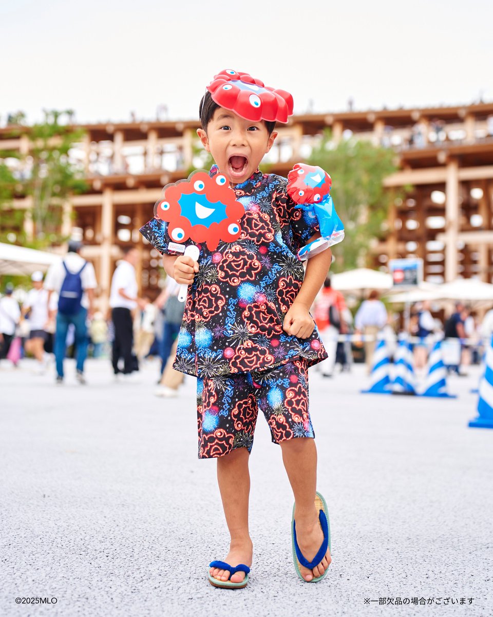 expo2025product's tweet image. /
万博は毎日お祭り気分🏮🪭
\
夏のお祭りにぴったりな
うちわや法被、暗闇で光るグッズなどをご用意🔦
さらにお子様用の甚平までございます👘
来週7/28には万博会場で盆踊りを開催!
気になるグッズはありましたか?💬
#ミャクミャク と一緒に夏を楽しみましょう✨
#EXPO2025