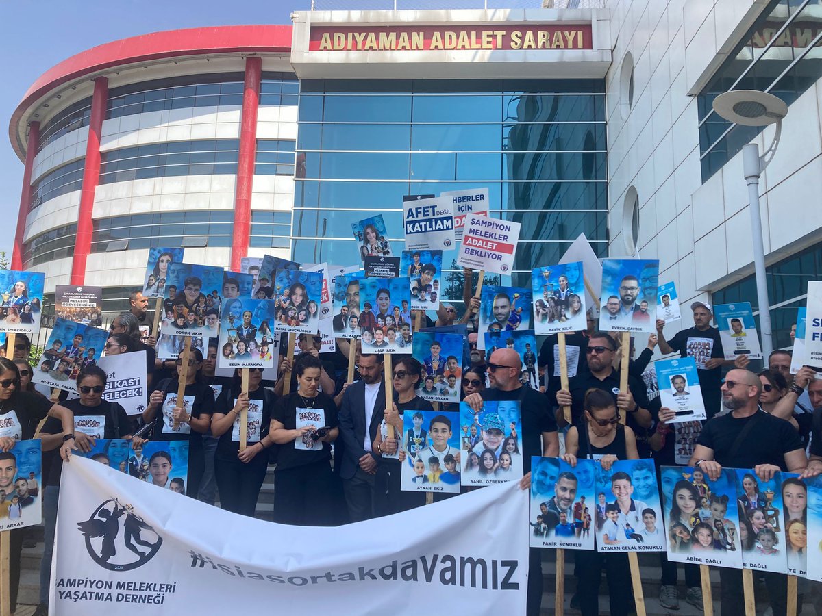6 Şubat depreminde 72 kişiye mezar olan İsias Otel ile ilgili kamu görevlilerinin yargılandığı davanın Adıyaman Adliyesi'nde görülen ikinci duruşmasını MYK üyemiz ve parti avukatımız Özgür Urfa ile Adıyaman İl Örgütümüz takip ediyor.

Deprem suçlarının üzerinin örtülmemesi ve