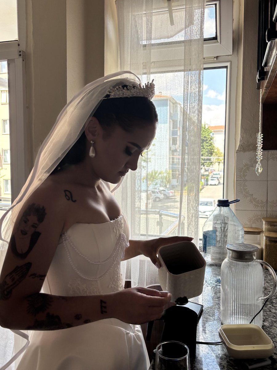 gelinsindir ama türk kahven gelmiştir