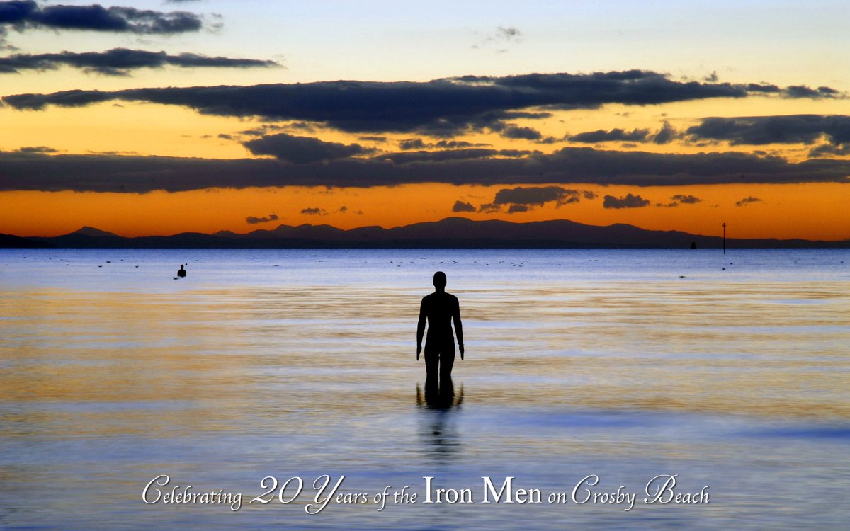 RonDaviesPhoto's tweet image. The universe creates a magical backdrop ; as the earth spins into shadow the mountains rise up out of the horizon. The last thing to darken is the sea, it holds the light that has slipped from the sky and glows with its own unique palette of colour. @IronMenCrosby #IronMenat20