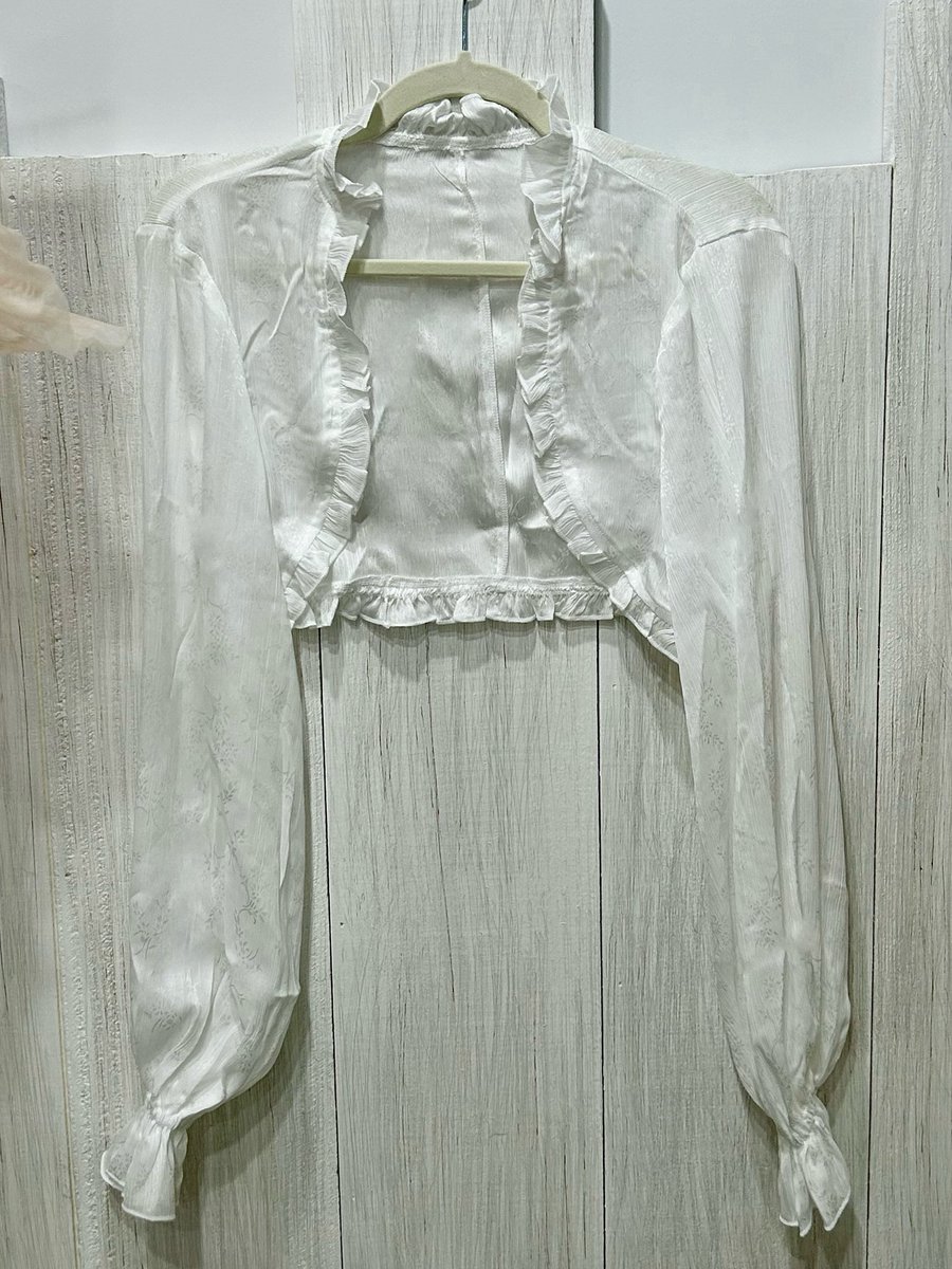 Epetice_info's tweet image. 🫧 入荷情報 🫧
・追憶の庭園 エプロン【mukumuro】
・Forest Basket3.0 カーディガン【Forest Wardrobe】
入荷いたしました!
薄手の生地がこれからの暑い季節にぴったりです✨