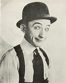 mariobianchi18's tweet photo. Il #16luglio 1889 nasceva #LarrySemon. "Ridolini". Iniziò a 12 anni nel vaudeville. Nelle comiche, scatenate ed acrobatiche, esordì come sceneggiatore poi come attore nel 1917. Man mano il grande successo però scemò: la sua casa di produzione dichiarò bancarotta. Morì a 39 anni. https://t.co/jFjC4fQvwX