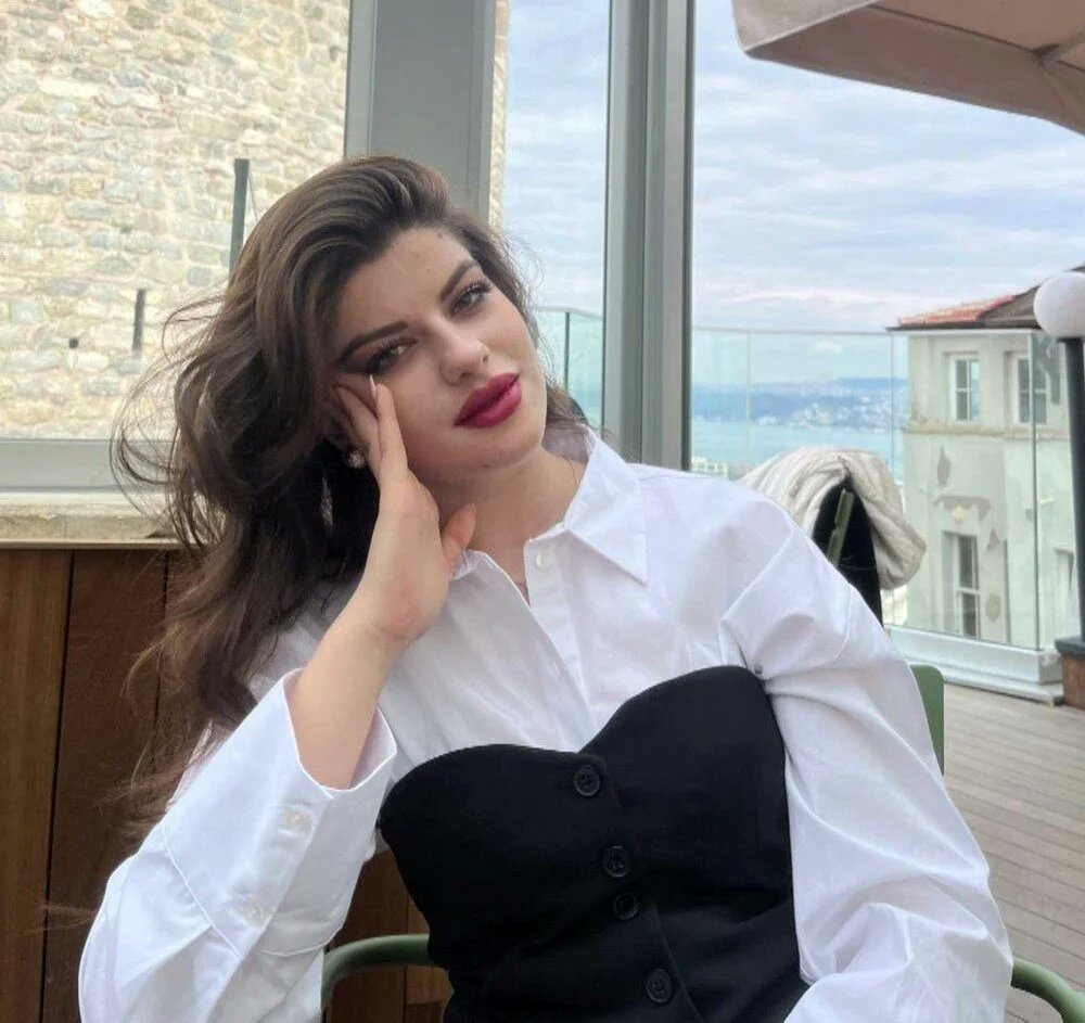 Bu olayda ismi geçen tum polisler  derhal görevlerine son verilmeli Türkiye Cumhuriyeti bir avuc varoşun çiftliği değil!

Bugün Ayşe tokyaz yarin senin kizin veya kardeşin olabilir.

#ayşetokyaziçinadalet