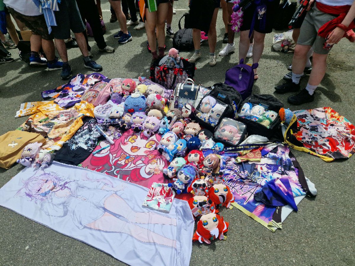 Questa estate e soprattutto queste mese ci ha portato davvero un sacco di avventure! Non siamo stati dentro le nostre camere piene di acrilici e figure ma siamo usciti e abbiamo fatto cose! Queste mese è stato davvero troppo Weeb! Parliamone in puntata! open.spotify.com/episode/1Ogqvw…