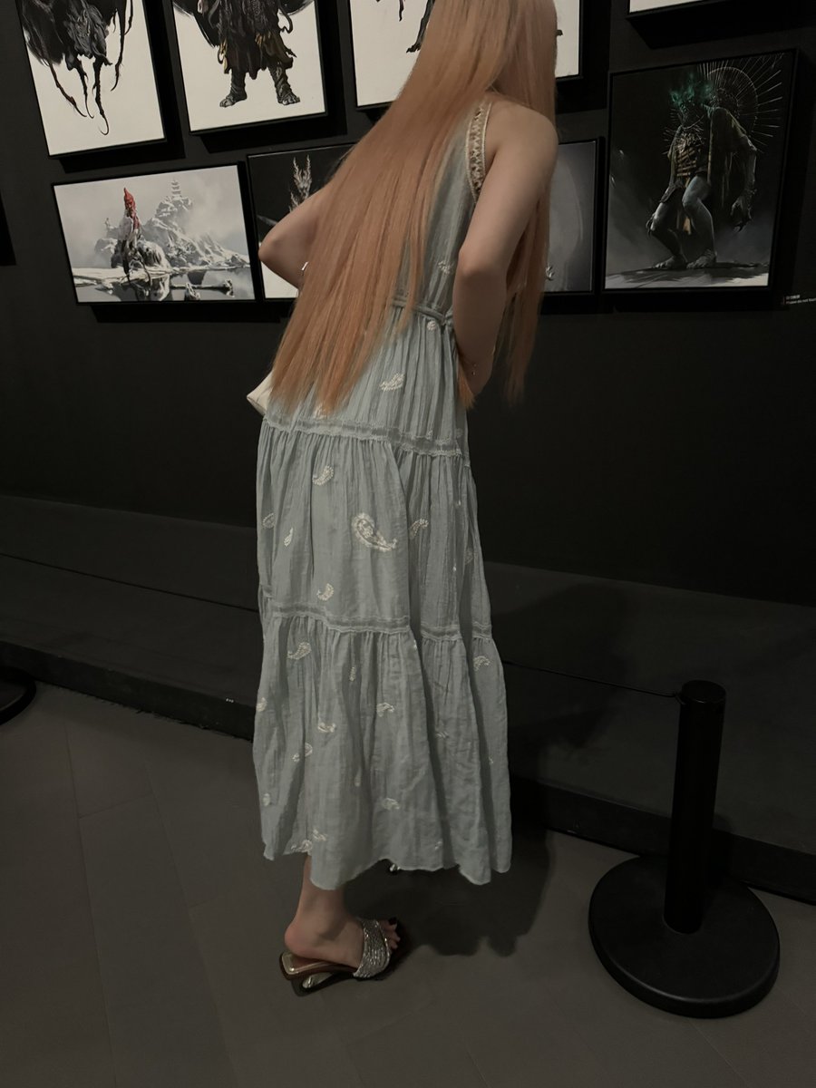 已到杭州
女朋友顺路看展
今晚有没有情侣小酌！
#杭州情侣 #情侣交友 #交换女友