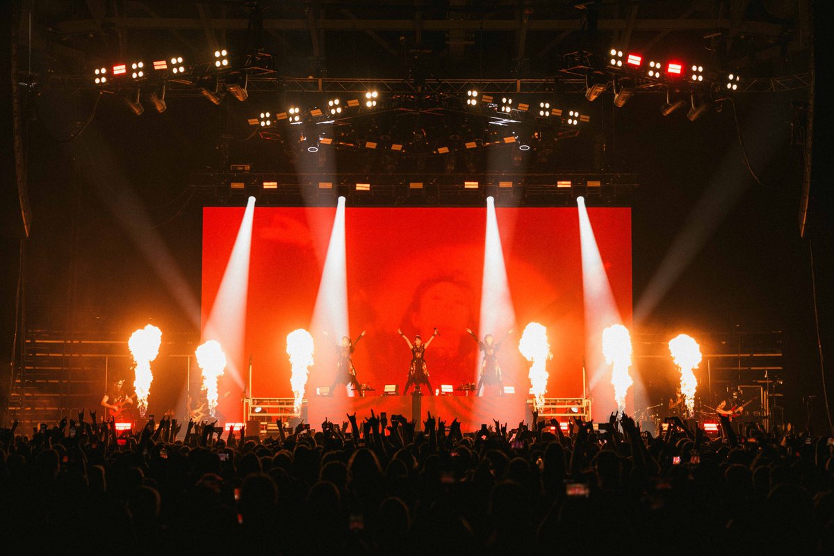 BABYMETAL tweet media