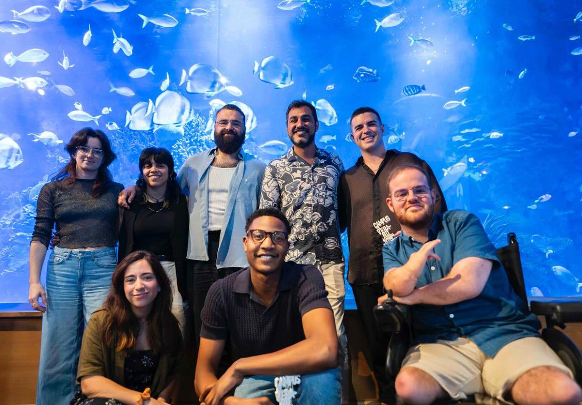 🎞️Finaliza el Campus de Verano de la @academiadecine 2025 y con el, el paso de  #ElGranBazarDeMisPadres por su prestigioso laboratorio de creación. 

Rakesh Narwani, director del largometraje, ha formado parte de esta 4ª edición. Una iniciativa apoyada por @netflixes.