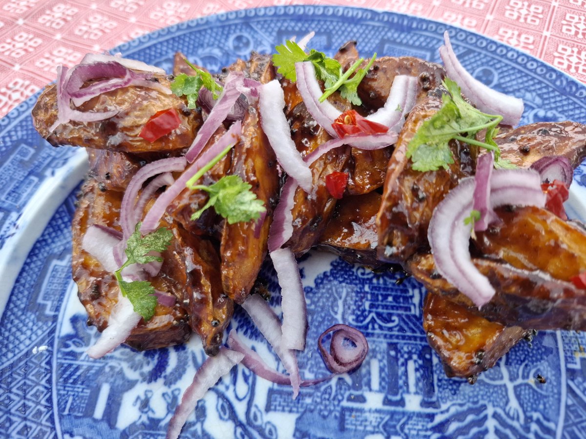 SafariKZNMark's tweet image. Cooking for one has meant there has been more to @Mowglistfood inspired Mondays. Its been an almost every other day. Maa's lamb chops on the mini bbq temple dahl, mother butter chicken & a first for me, treacle tamarind fries. Thanks as always to the books of @NishaKatona #Curry