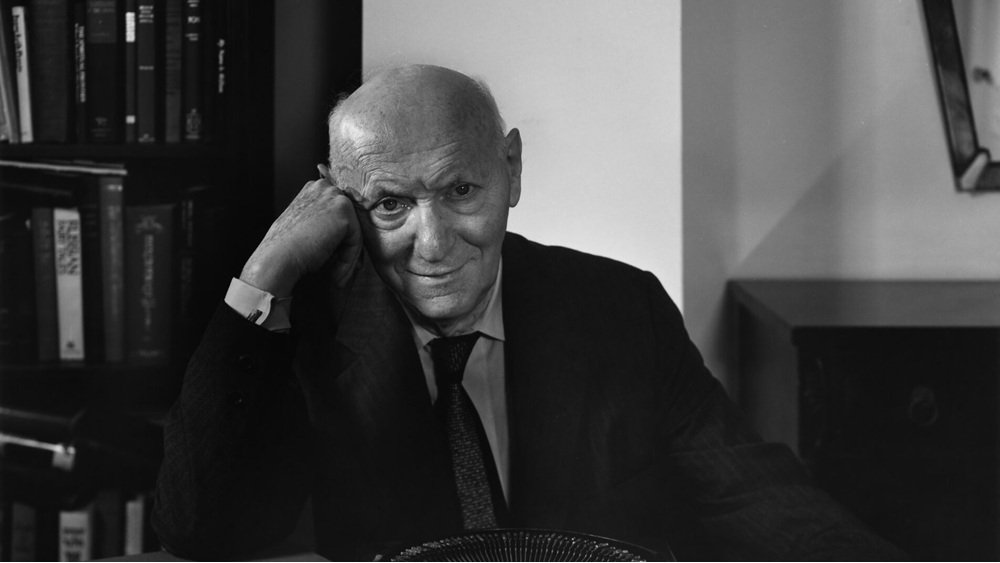 Antho_Repartie's tweet image. Question d'un journaliste à l'écrivain Isaac Bashevis Singer :
- Doit-on croire au libre arbitre ?
- Nous n'avons pas le choix.