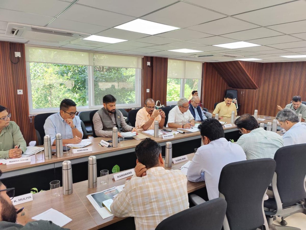 Dr. H.S. Negi member NTCA , highlighted the urgent need to revise Tiger Conservation Plan (TCP) guidelines—especially to address growing tiger presence outside Tiger Reserves. “Protection beyond core areas is the next frontier.” #TigerOutsideTRs #TigerConservation  <a href="/moefcc/">MoEF&CC</a>