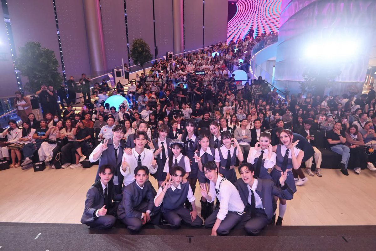 “XEBIS ENTERTAINMENT” เปิดตัวสุดยิ่งใหญ่ ลุยตลาดไอดอลเต็มรูปแบบ เสิร์ฟ 16 ศิลปินน้องใหม่ พร้อมคอนเทนต์จัดเต็ม

#XEBIS_PRESSCON
#XEBISEntertainment
#MAKEPOPHISTORY

🔗facebook.com/share/p/1AmY45…
“XEBIS ENTERTAINMENT” (ซี บิส เอ็นเทอร์เทนเมนท์) บริษัทพัฒนาศิลปินน้องใหม่ไฟแรง