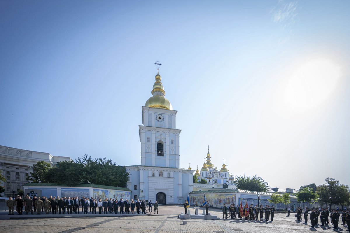 FinlandinUA's tweet image. 🇫🇮Chargé d’Affaires of Finland in 🇺🇦Merja Lahtinen joined President @ZelenskyyUa,diplomats & officials in honoring 🇺🇦 Statehood Day.
Finland reaffirms its steadfast support for Ukraine’s sovereignty,independence& European future. #StatehoodDay #StandWithUkraine
@Ulkoministerio