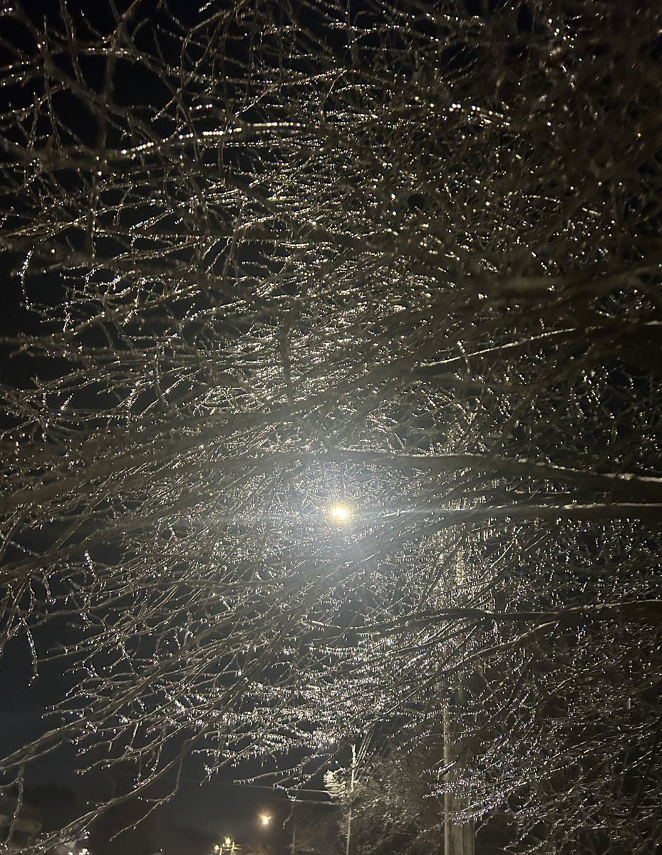 ☆ (@theun1vrse) on Twitter photo 