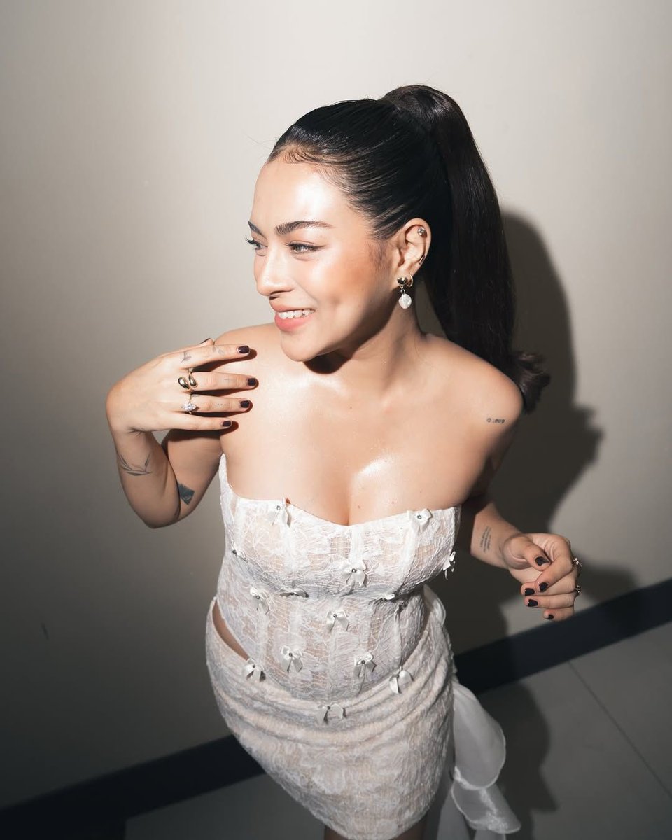 gmanetwork's tweet photo. Congratulations, Mika! 🎉

‘PBB Collab’ Kapuso Big Winner Mika Salamanca just hit a new milestone—11 million followers on TikTok! 🙌💫 

📸: Mika Salamanca | Sparkle

#MikaSalamanca #BreKa #PBBCollabWithGMA 1/3 https://t.co/qz1okmIUl4
