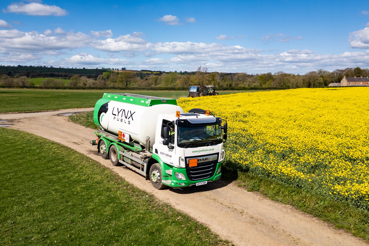 When the weather is right, farmers crack on and harvest. That doesn't wait so why should your fuel supply?

Because when you're working from dawn 'til done, the last thing you need is an empty tank.

lynxfuels.co.uk