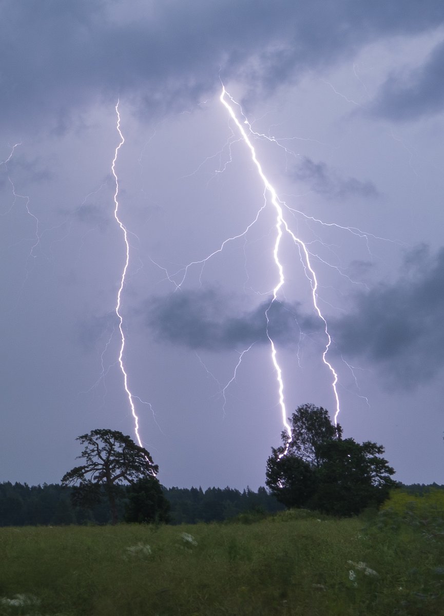kairokiitsak's tweet image. Last few days been very convective in Estonia. Photos from yesterday´s chase 15.07.2025.