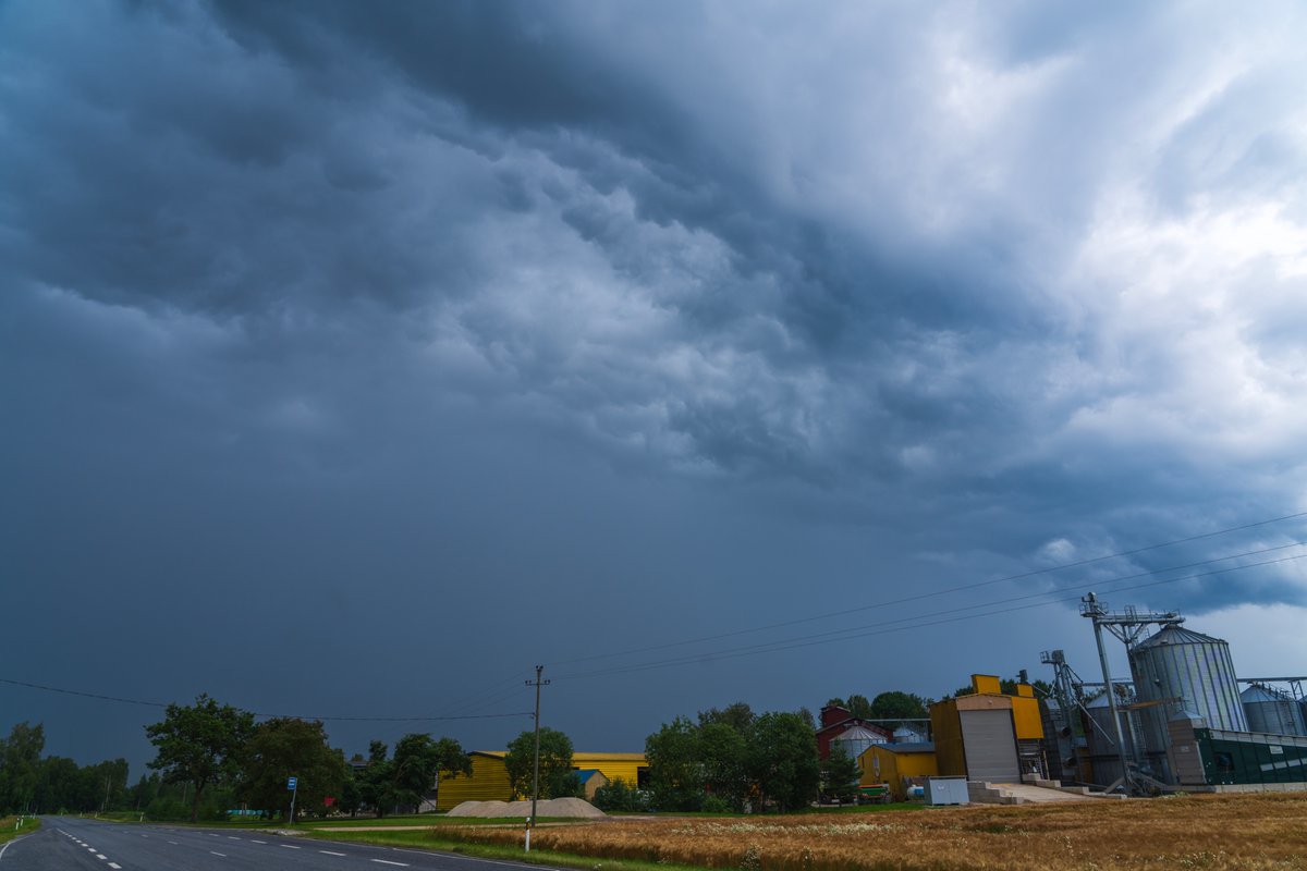 kairokiitsak's tweet image. Last few days been very convective in Estonia. Photos from yesterday´s chase 15.07.2025.