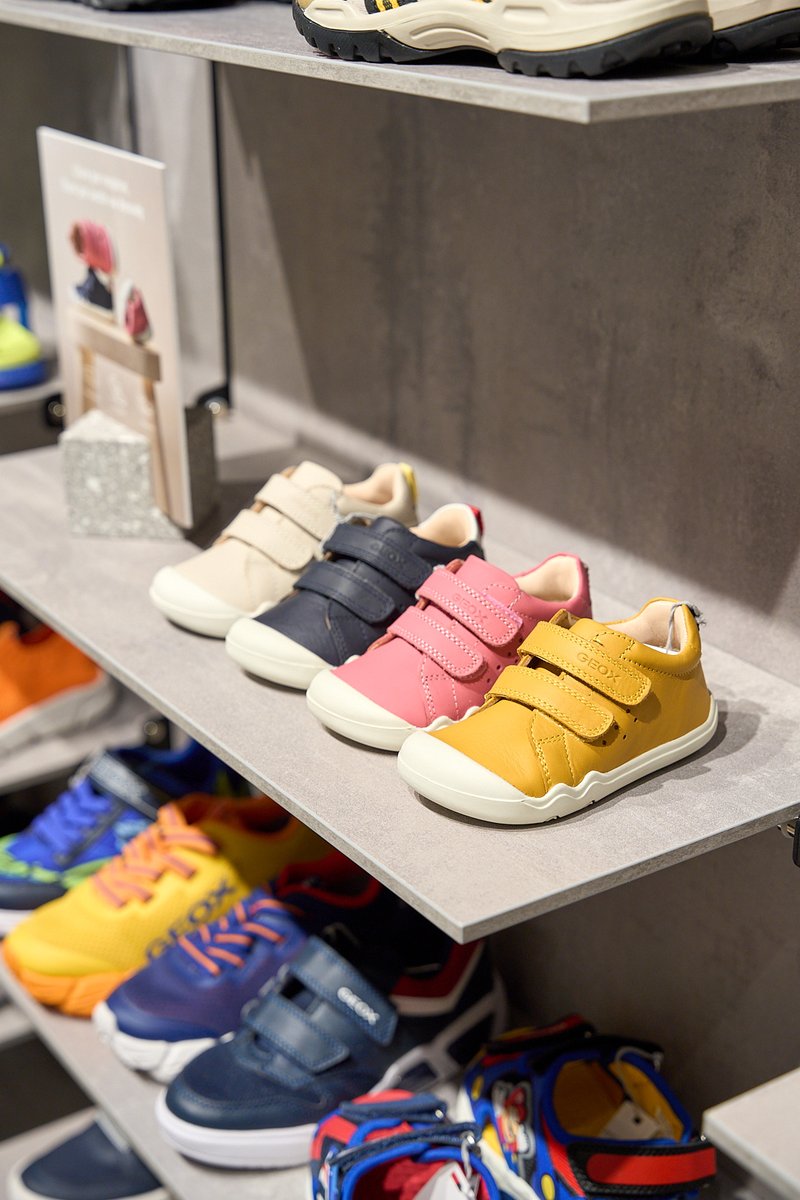 👞✨ ¡Geox reabre en GRAN VIA 2 con nueva imagen y ubicación!

Un espacio más moderno y cómodo para descubrir sus colecciones de calzado, moda y complementos que combinan tecnología y estilo.

📍 Planta Calle, frente a Massimo Dutti.

#GranVia2 #Geox #Reapertura