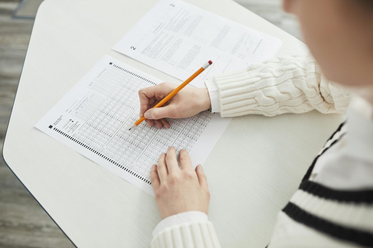 EducateMag's tweet image. A youth-led shadow curriculum and assessment review has found children want to see an end to SATs and fewer GCSEs 📝

The shadow review provided a channel for young people to share their perspectives on what is and isn&apos;t working in education.

Read more 👉 tinyurl.com/yfj84t2c