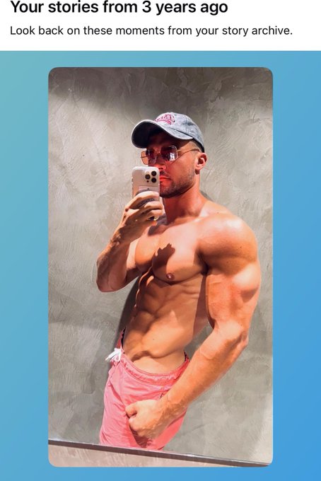 Watch J's leaked NSFW photo on TwXstars