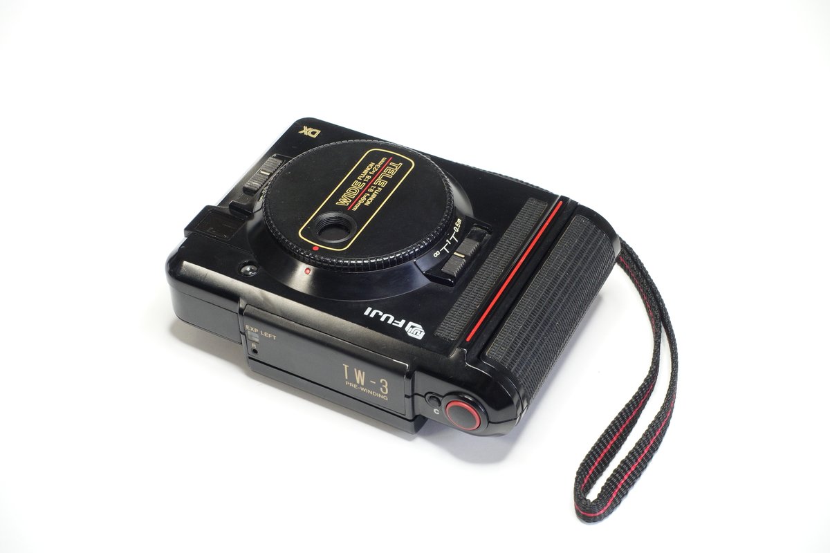 Fuji TW-3の電池交換。 電池室をボディに取り付けた時に押さえが効いて