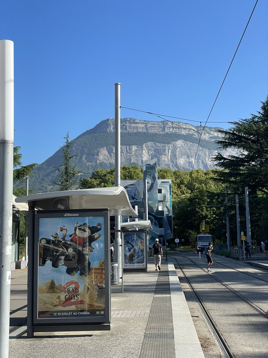 SarahAWalker's tweet image. Here we are in gorgeous Grenoble with our first keynote Steven Heine for #CERE25! 

@CERE_Emotion